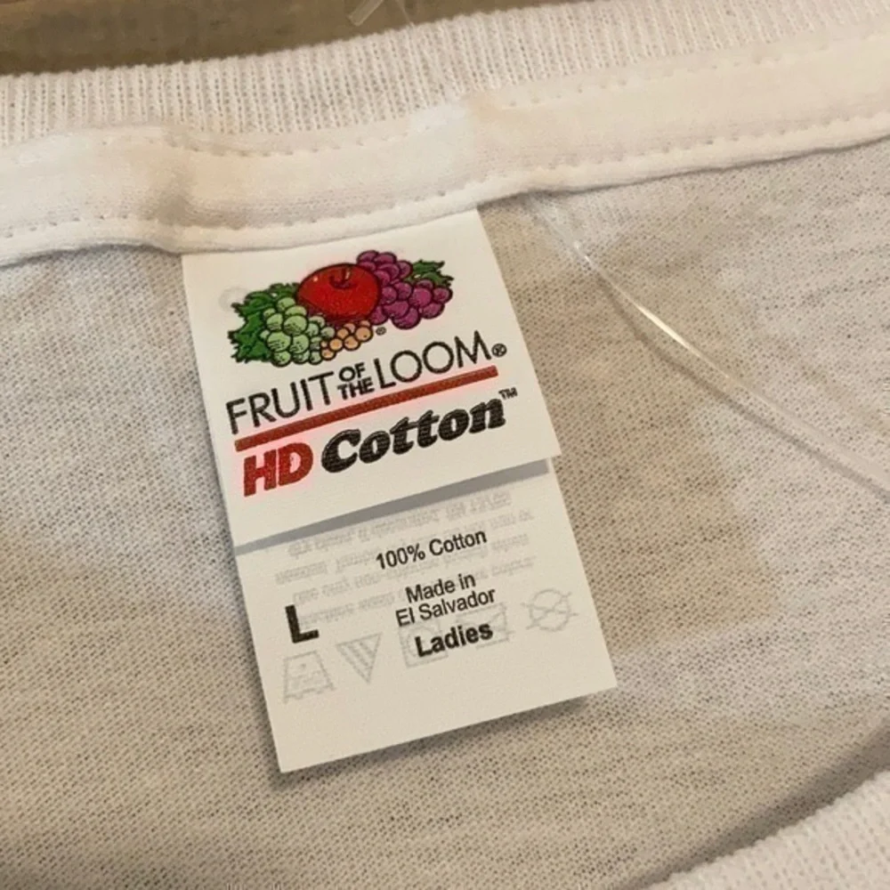 Bee 🐝 Kind white cotton graphic T-shirt - Picture 3 of 4